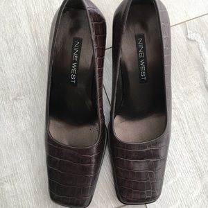 Vintage Nine West Leather Pumps
